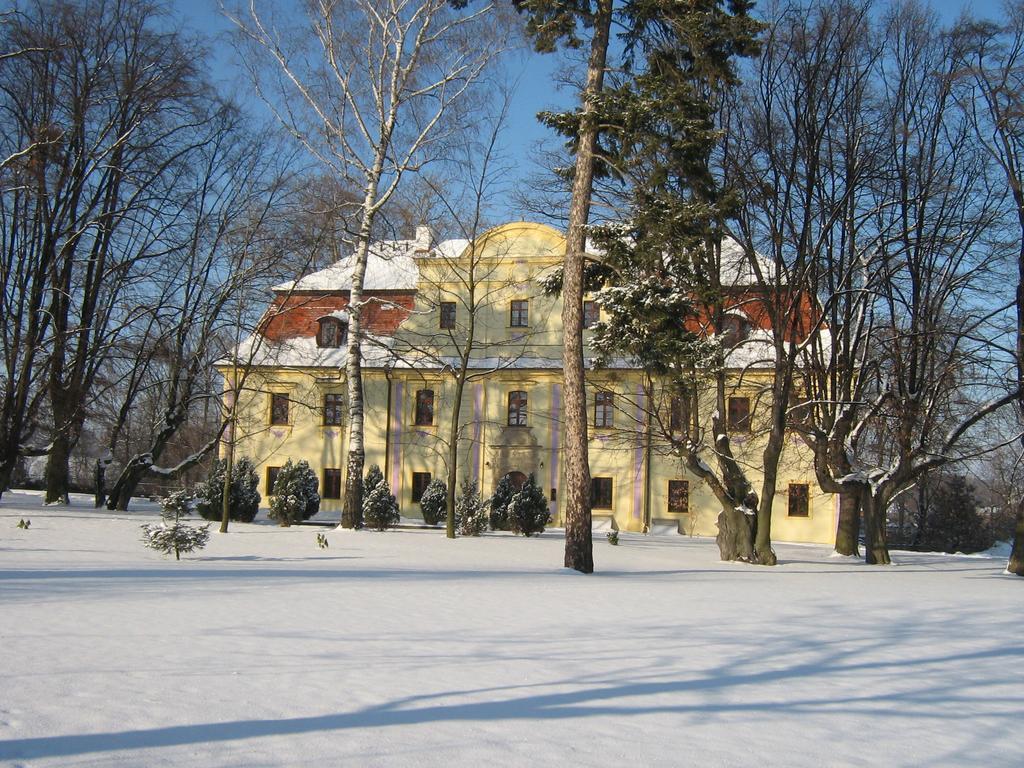 Palac Kietlin Niemcza Exterior photo